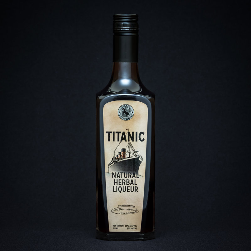 Titanic Natural Herbal Likőr